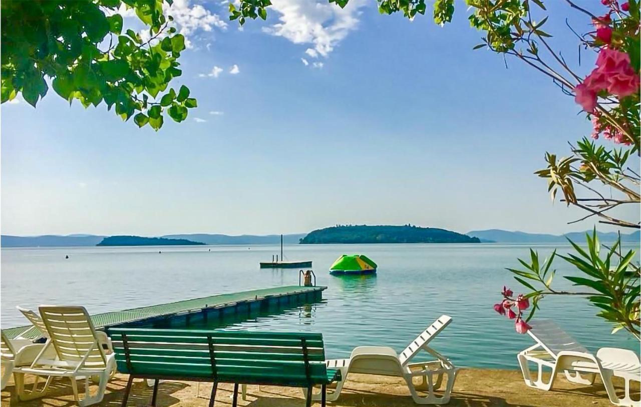 Lovely Stacaravan In Tuoro Sul Trasimeno Villa Exterior photo